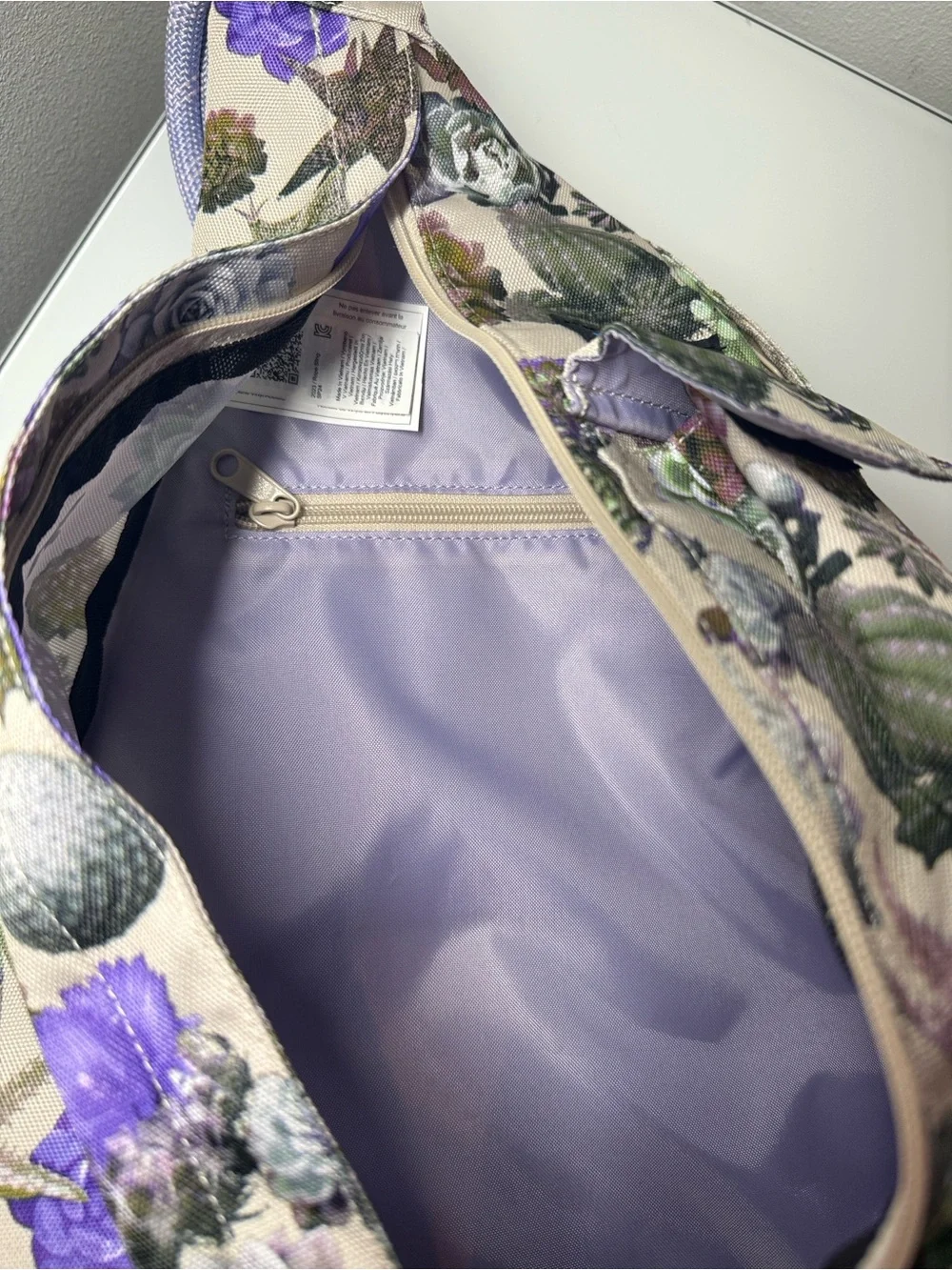 LIKE NEW Kavu Sling Bag in Floral Succulent Lavender, Mint, and Taupe RARE PRINT